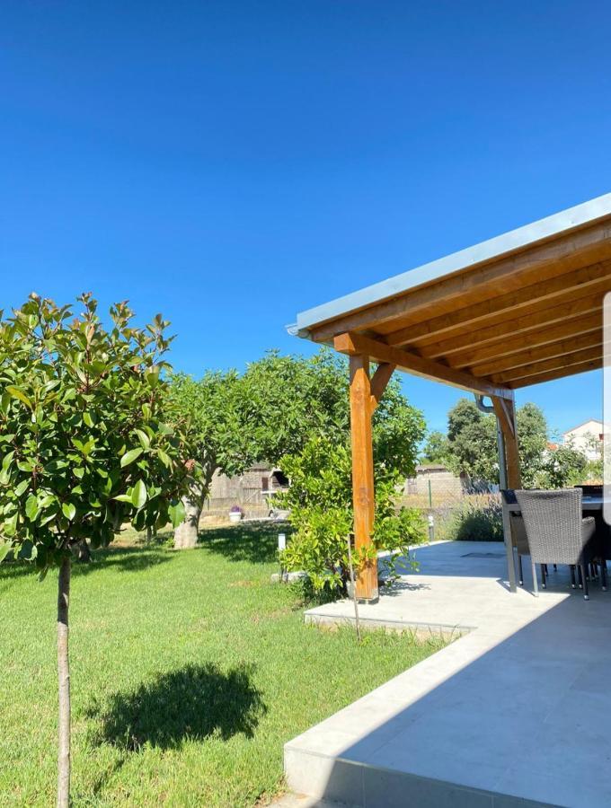 Holiday House Lucia Sukosan Exterior photo